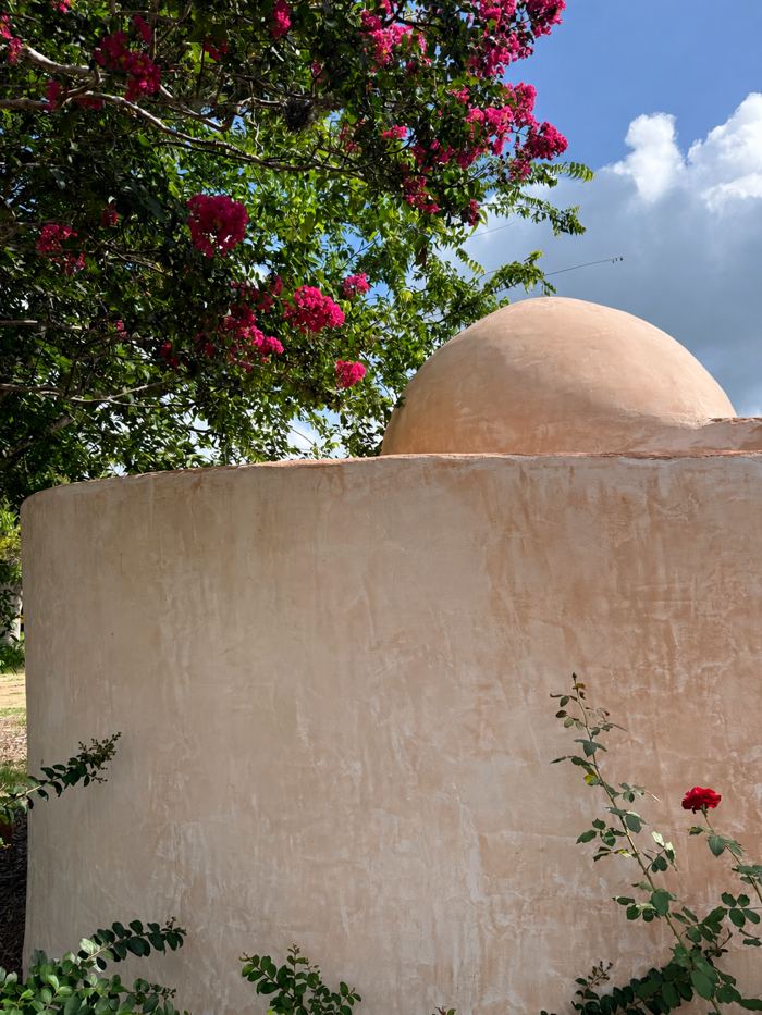 Domed lime plaster structure