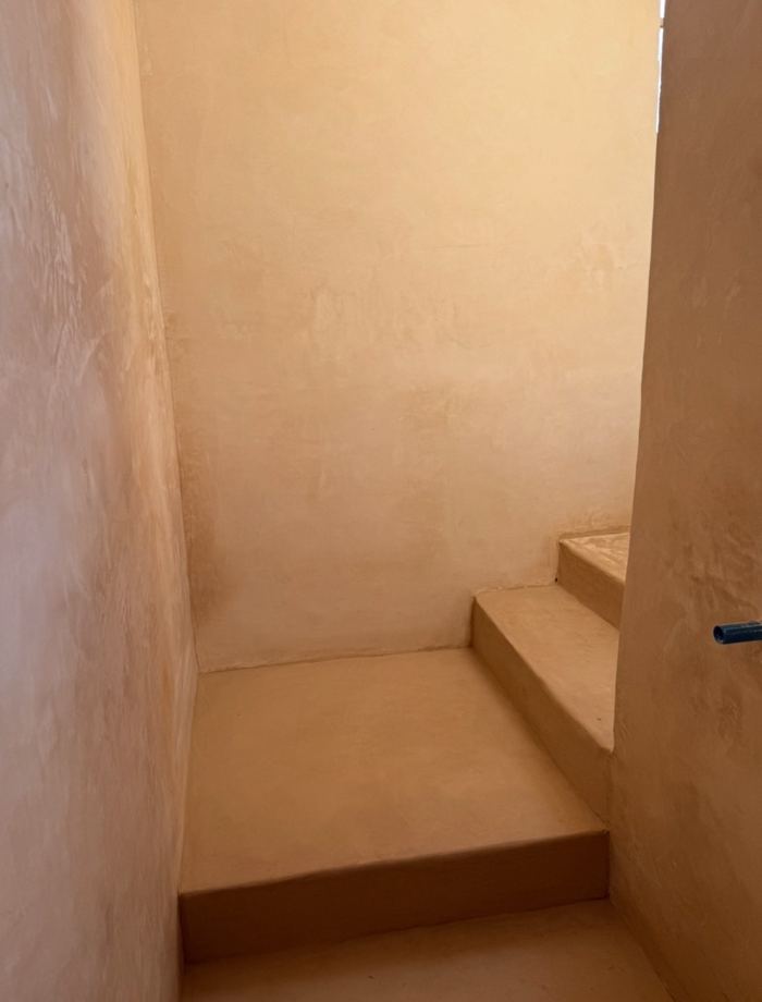 Tadelakt plastered stairwell landing